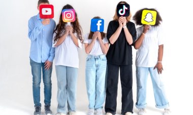 Media Sosial: Memperkuat atau Menghancurkan Rasa Nasionalisme?