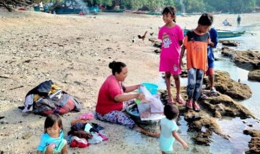 Kegiatan Unik Masyarakat Desa tial Dengan Keberadaan Air Tawar di Pesisir Pantai