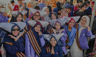 Berbeda Tetapi Tetap 1