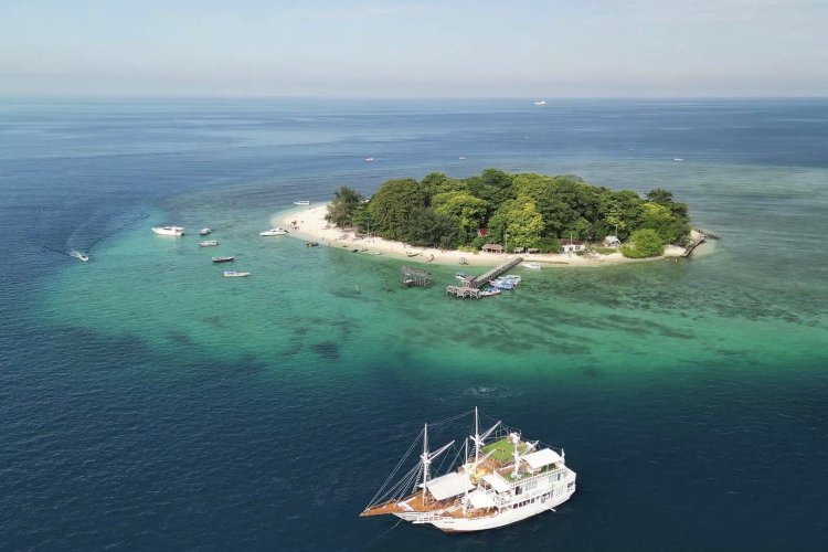 Pesona Destinasi Wisata Pulau Samalona 