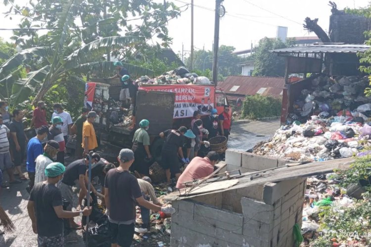 Tradisi Gugur Gunung: Budaya Kerja Sama Sembari Memperkuat Kebersamaan