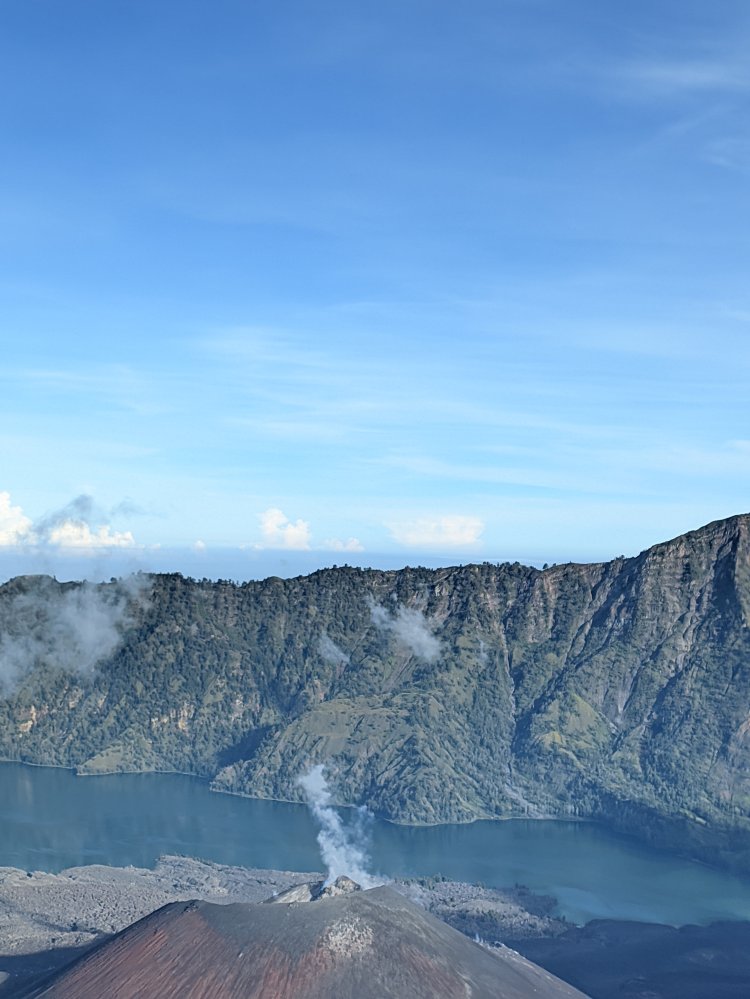 Pendakian  Perdana Gunung Rinjani Via Timbanuh