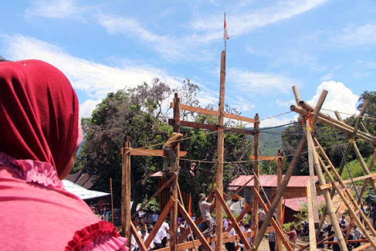 "Kearifan Lokal Minangkabau di Era Modren: Menjaga Tradisi Batagak Kudo-Kudo sebagai Simbol Gotong Royong”